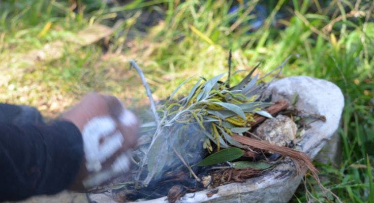 materials used in a smoking ceremony